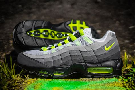 schwarze neon nike|Nike 95 og neon.